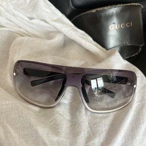 Very good condition Gucci sunglasses authentic GG1828/S